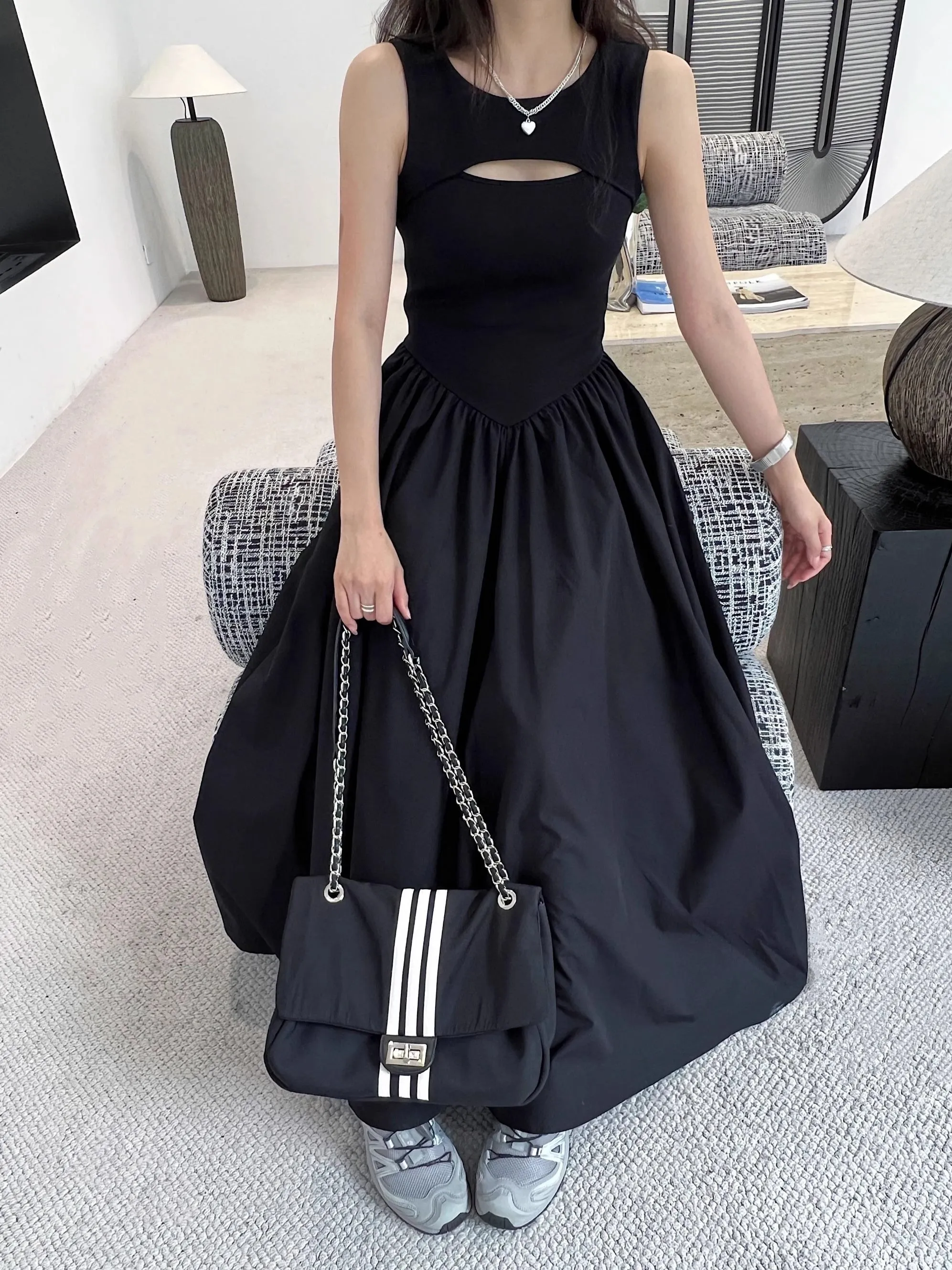 Black sleeveless dress for women black skirt      S3459