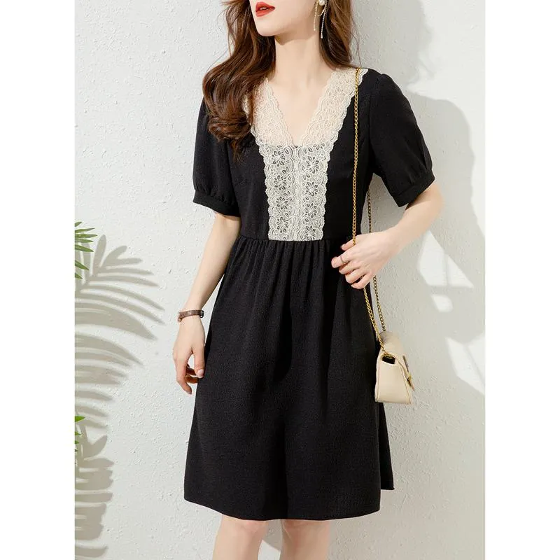 French Style Chic Cinched Waist Slimming V-Neck Anti-Aging Dress